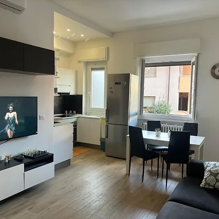 Cinihome10 Apartmán *